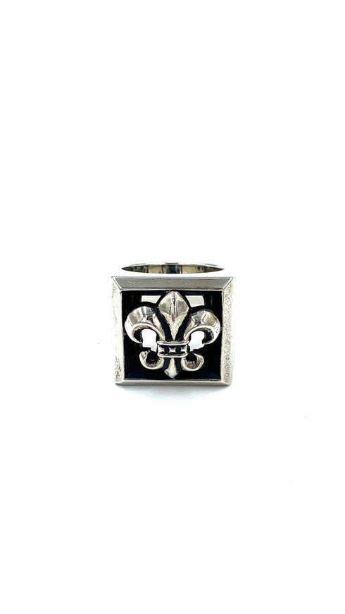 FLEUR LTTRBLOCK RING