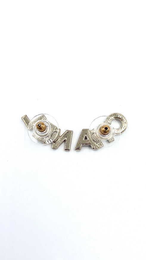 ロゴラインストーンピアス