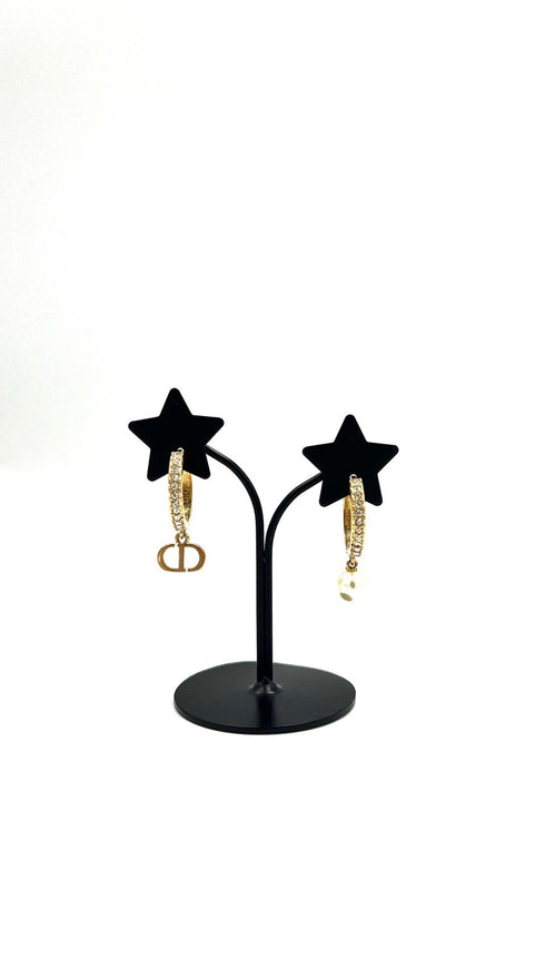 CDロゴラインストーンパールフープピアス